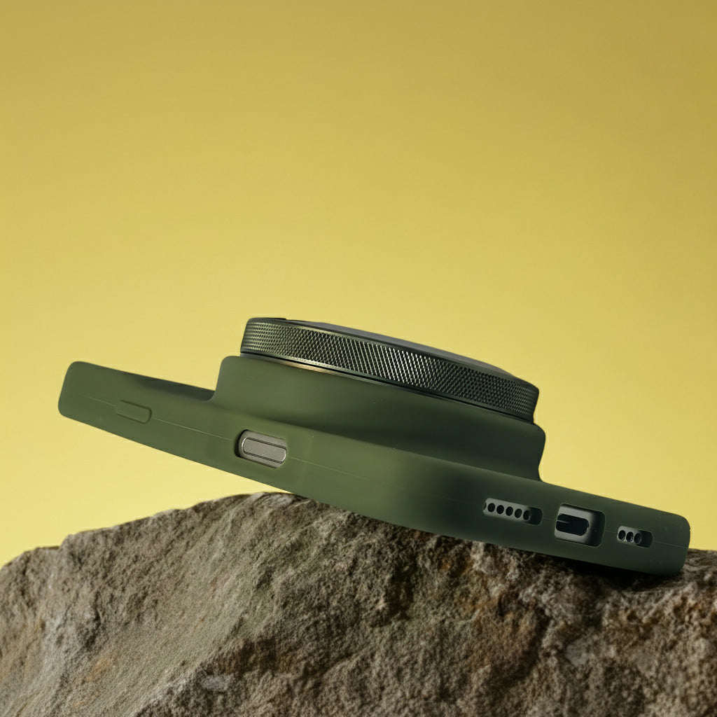 OutDare iPhone 16 Pro Max case in green, side view